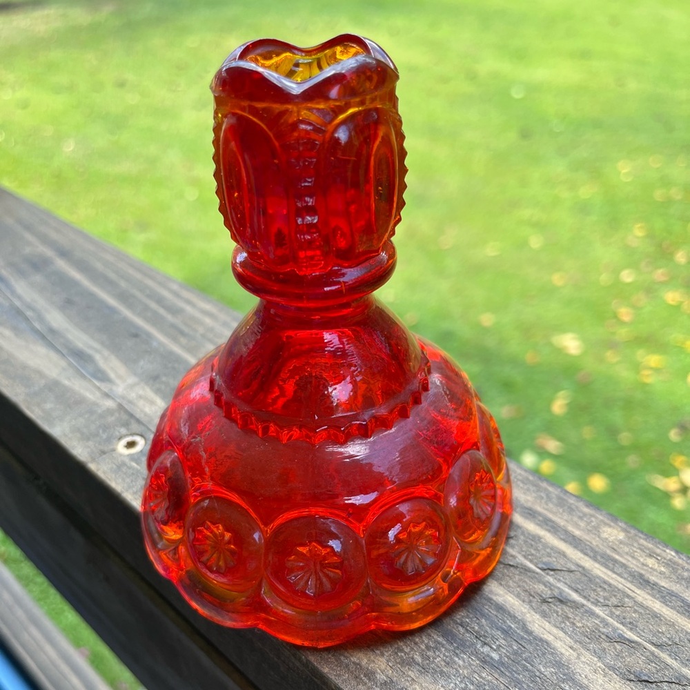 vintage L.E. Smith "Moon and Stars" pattern candlestick holder in Amberina glas